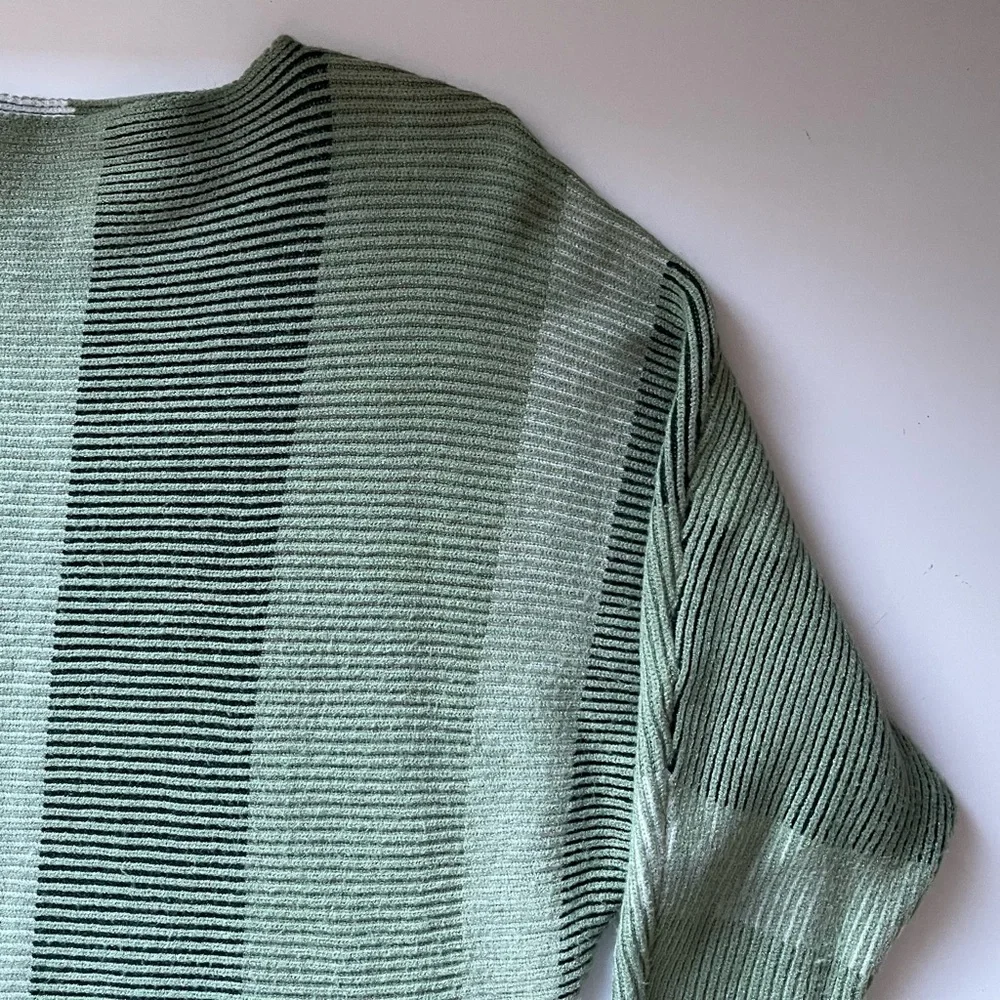 Philosophy Cropped Sweater - Republic Clothing - Size Medium - Picture 3 of 12